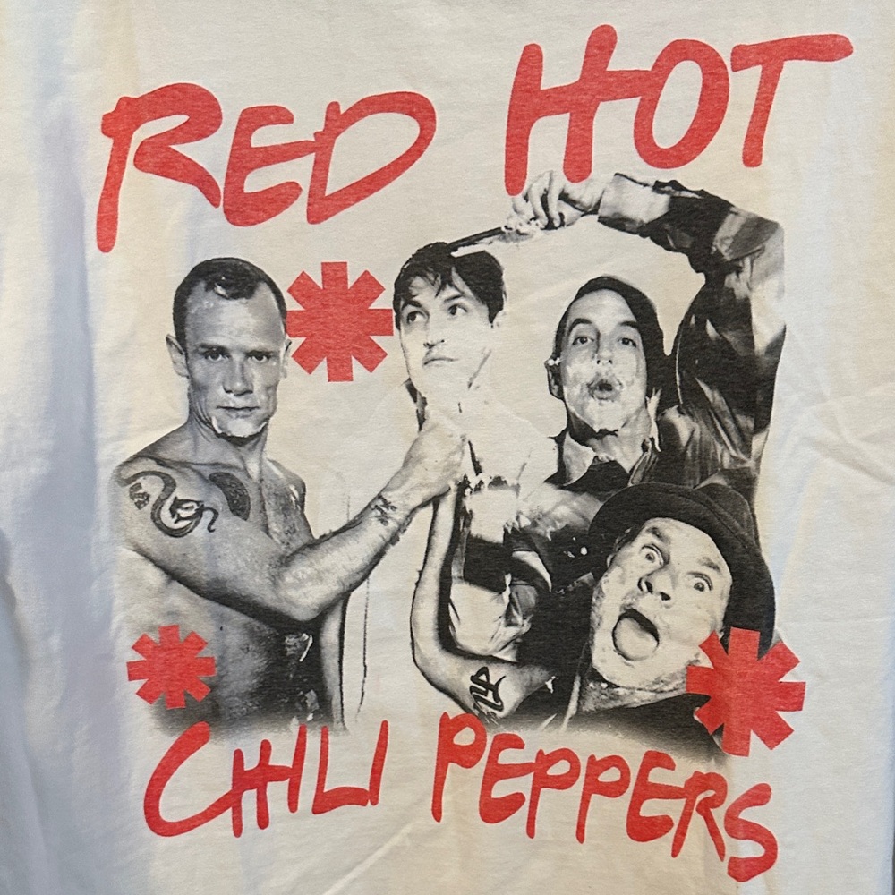 Red Hot chili peppers Graphic Tee - Picture 3 of 6